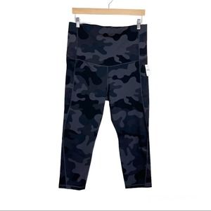 New Gap Maternity Power Recycled Full Panel Capri Leggings Large Camo